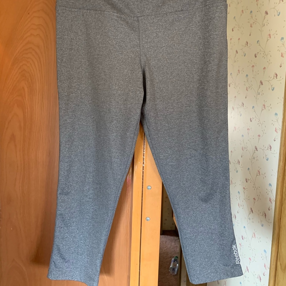 Reebok Crop Athletic| Workout Pants| Yoga Pants